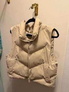 Zara puffer vest cropped